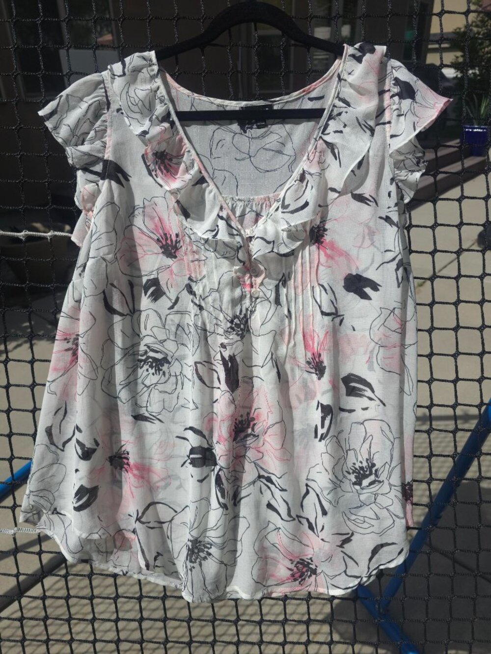 Black & pink floral ruffle top Size 3